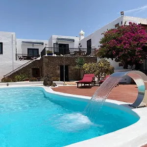 Casa Camelio Mácher
